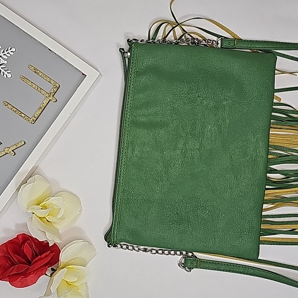 Bongo Fringe  Crossbody Bag - Picture 3 of 4